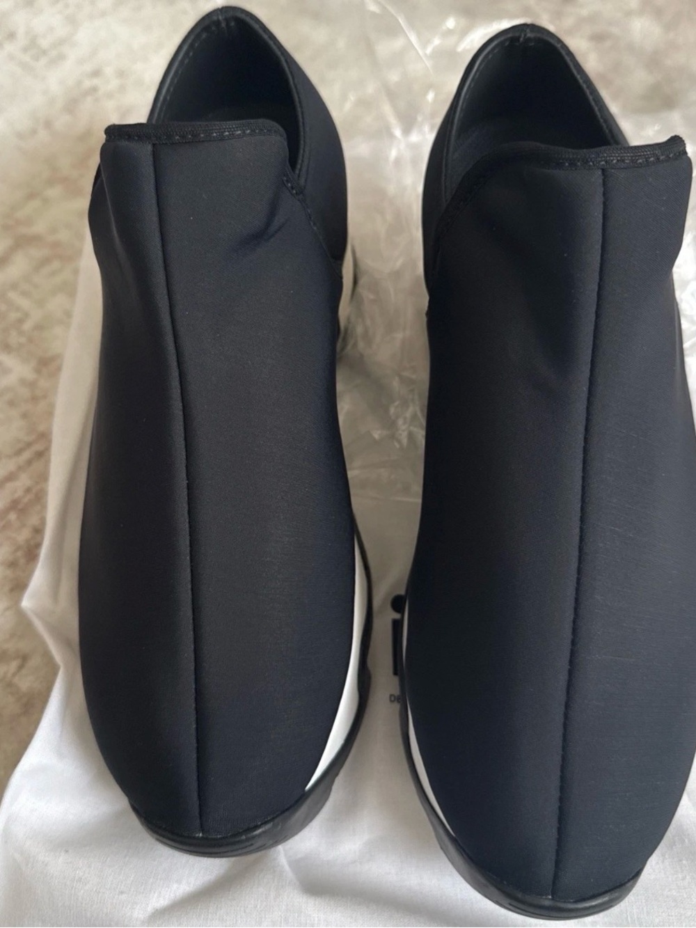 iRi NYC Neoprene Sneakers Shoes Slip on Black White Italy Size 34.5 / 4 NIB